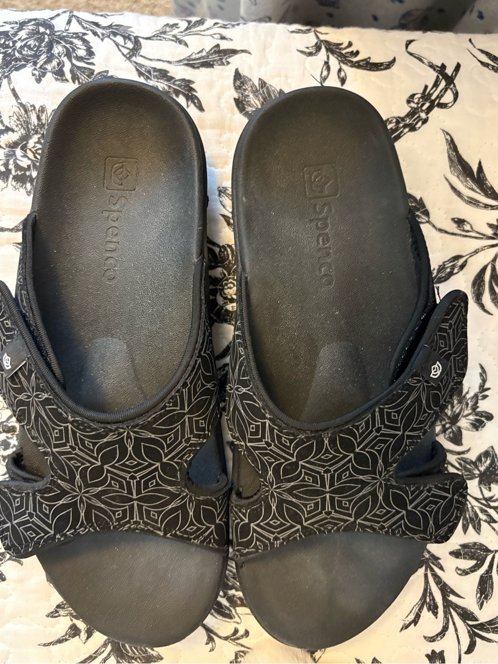 Spenco Women's Black Patterned Slide Sandals